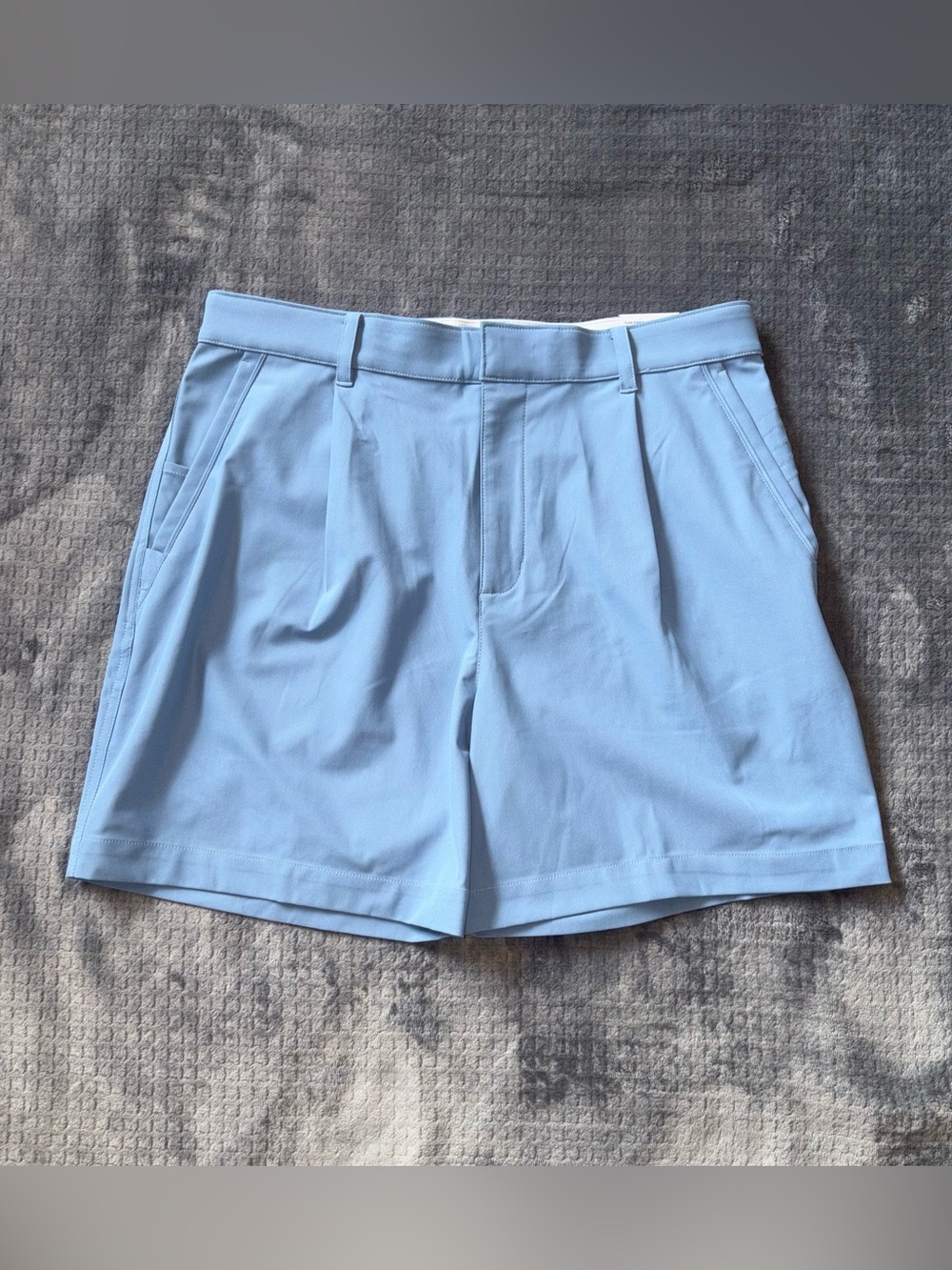 NEW Nike Golf Mens 34 Light Blue Hybrid Shorts Pleated Dri Fit Standard Fit